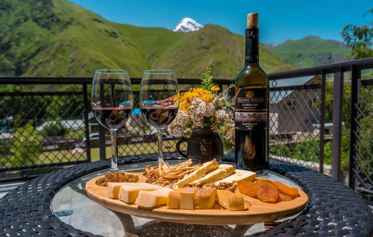 Travel Inn Kazbegi Exterior photo